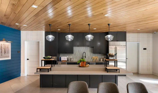 $3,730 | 12610 Ridgedale Drive, Unit 324, Minnetonka, MN 55305