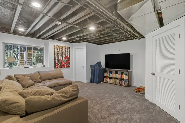 $319,999 | 9842 Kreitzburg Street, Dyer, IN 46311