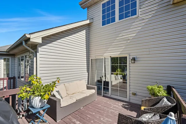 $319,999 | 9842 Kreitzburg Street, Dyer, IN 46311