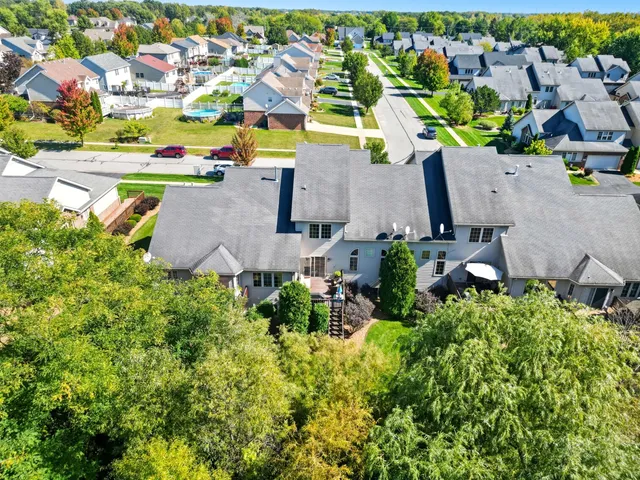 $319,999 | 9842 Kreitzburg Street, Dyer, IN 46311