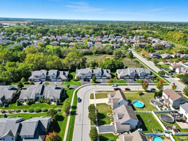 $319,999 | 9842 Kreitzburg Street, Dyer, IN 46311