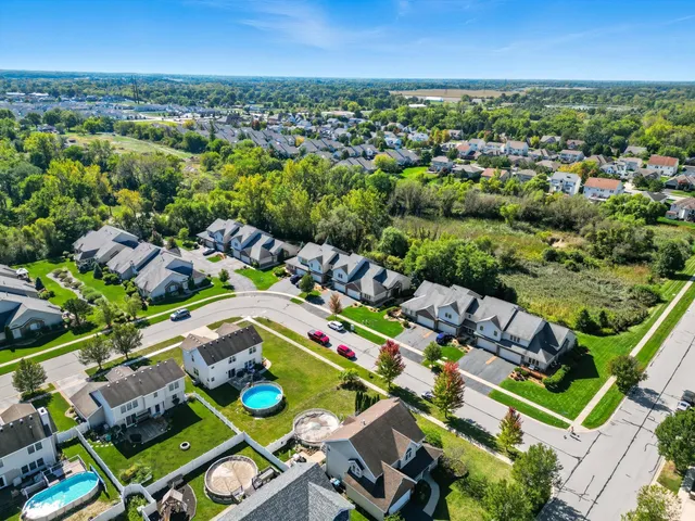 $319,999 | 9842 Kreitzburg Street, Dyer, IN 46311