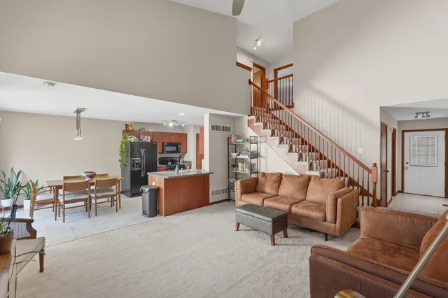 $319,999 | 9842 Kreitzburg Street, Dyer, IN 46311