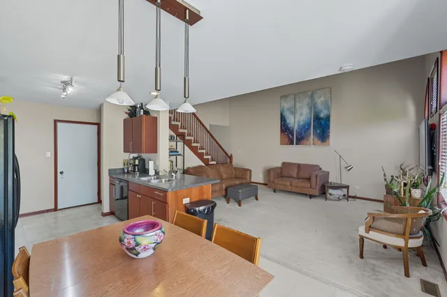 $319,999 | 9842 Kreitzburg Street, Dyer, IN 46311