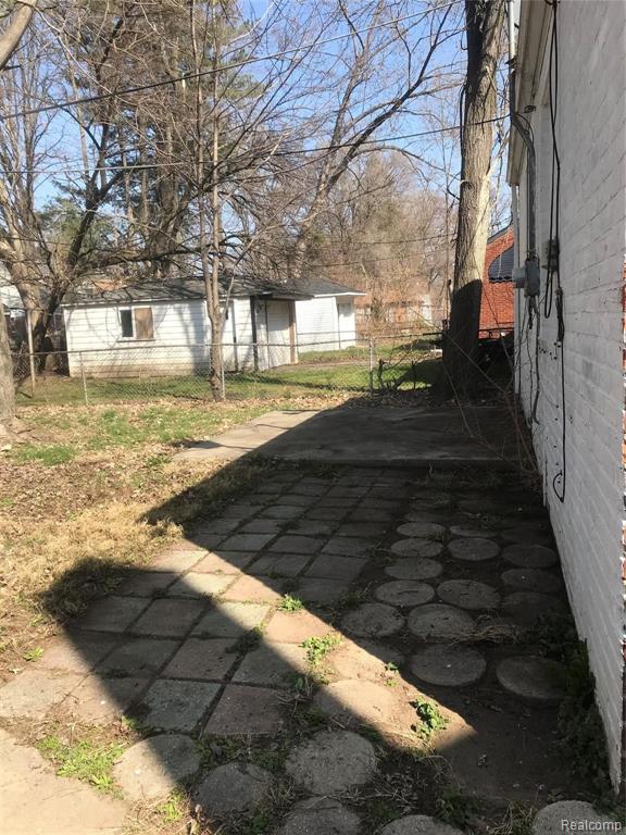 17599 Stahelin Avenue Detroit, MI 48219 - Photo 20 of 21