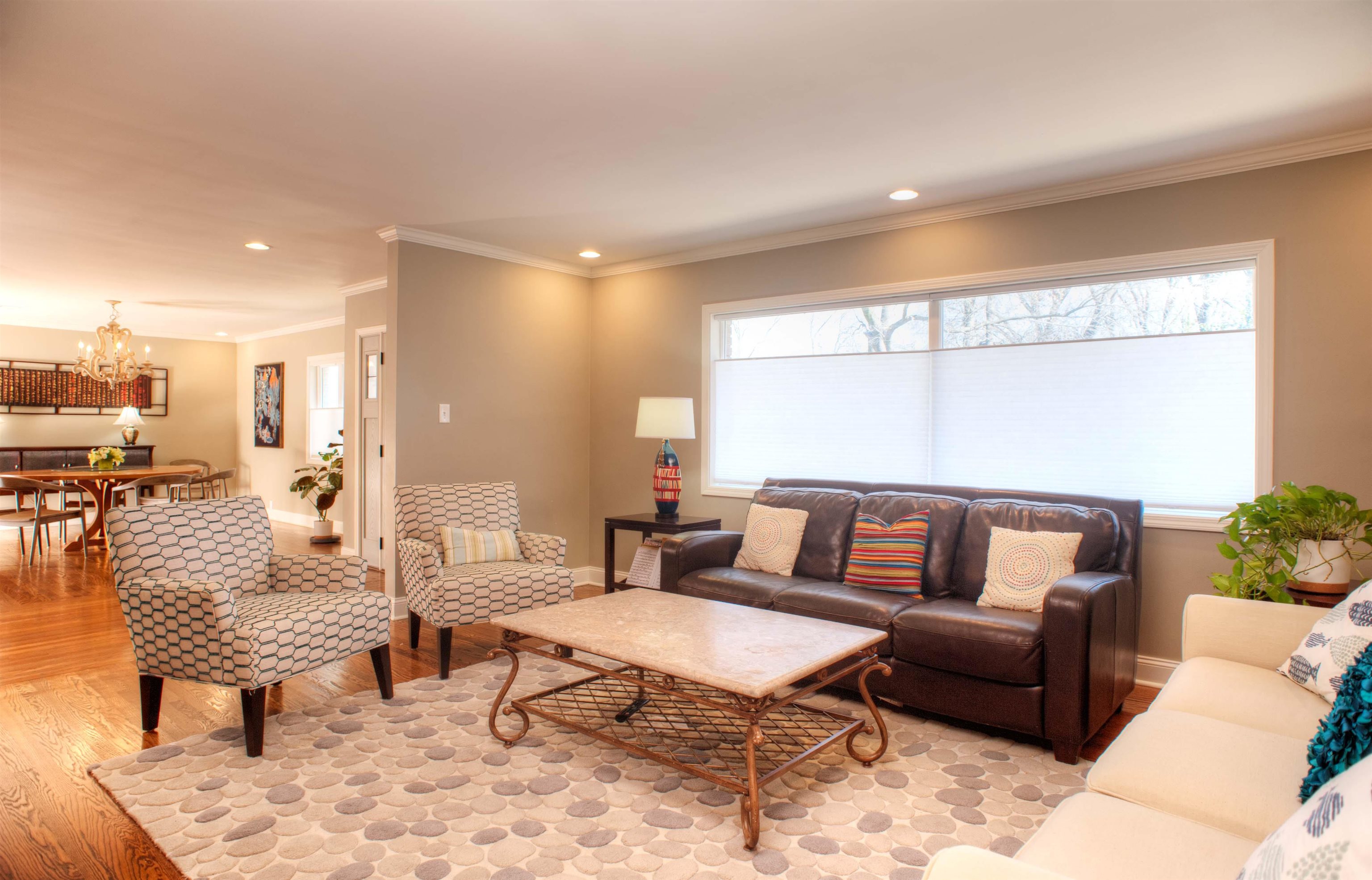 5115 Barry Road Memphis, TN 38117 - Photo 4 of 24 a living room with furniture and a table