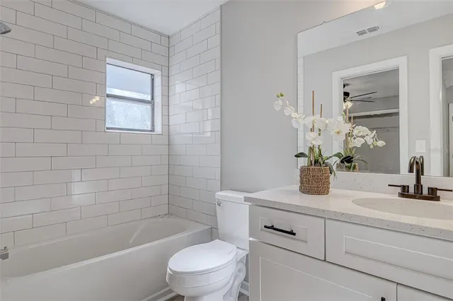 a view of livingroom with a bathroom
