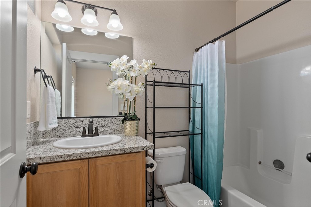 1398 Elliott Road Paradise, CA 95969 - Photo 13 of 34 Primary Bathroom