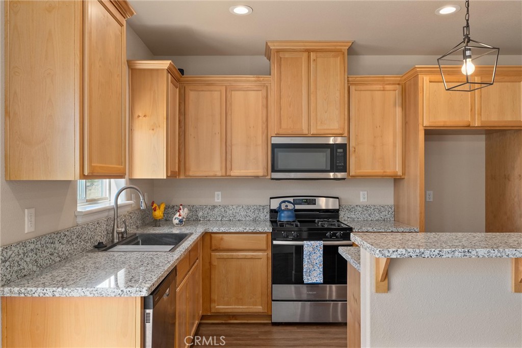1398 Elliott Road Paradise, CA 95969 - Photo 3 of 34 Kitchen