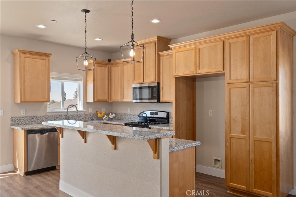1398 Elliott Road Paradise, CA 95969 - Photo 4 of 34 Kitchen
