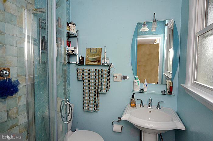 4011 Silvage Road Baltimore, MD 21236 - Photo 14 of 21 Bath (Master)