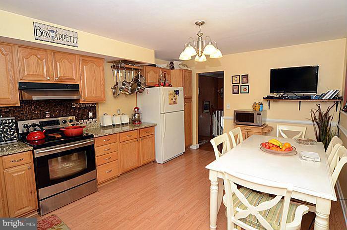 4011 Silvage Road Baltimore, MD 21236 - Photo 4 of 21 Kitchen
