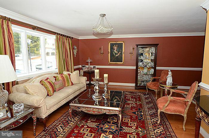 4011 Silvage Road Baltimore, MD 21236 - Photo 6 of 21 Living Room