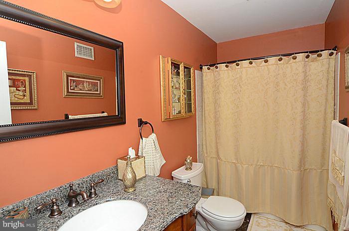 4011 Silvage Road Baltimore, MD 21236 - Photo 10 of 21 Bath