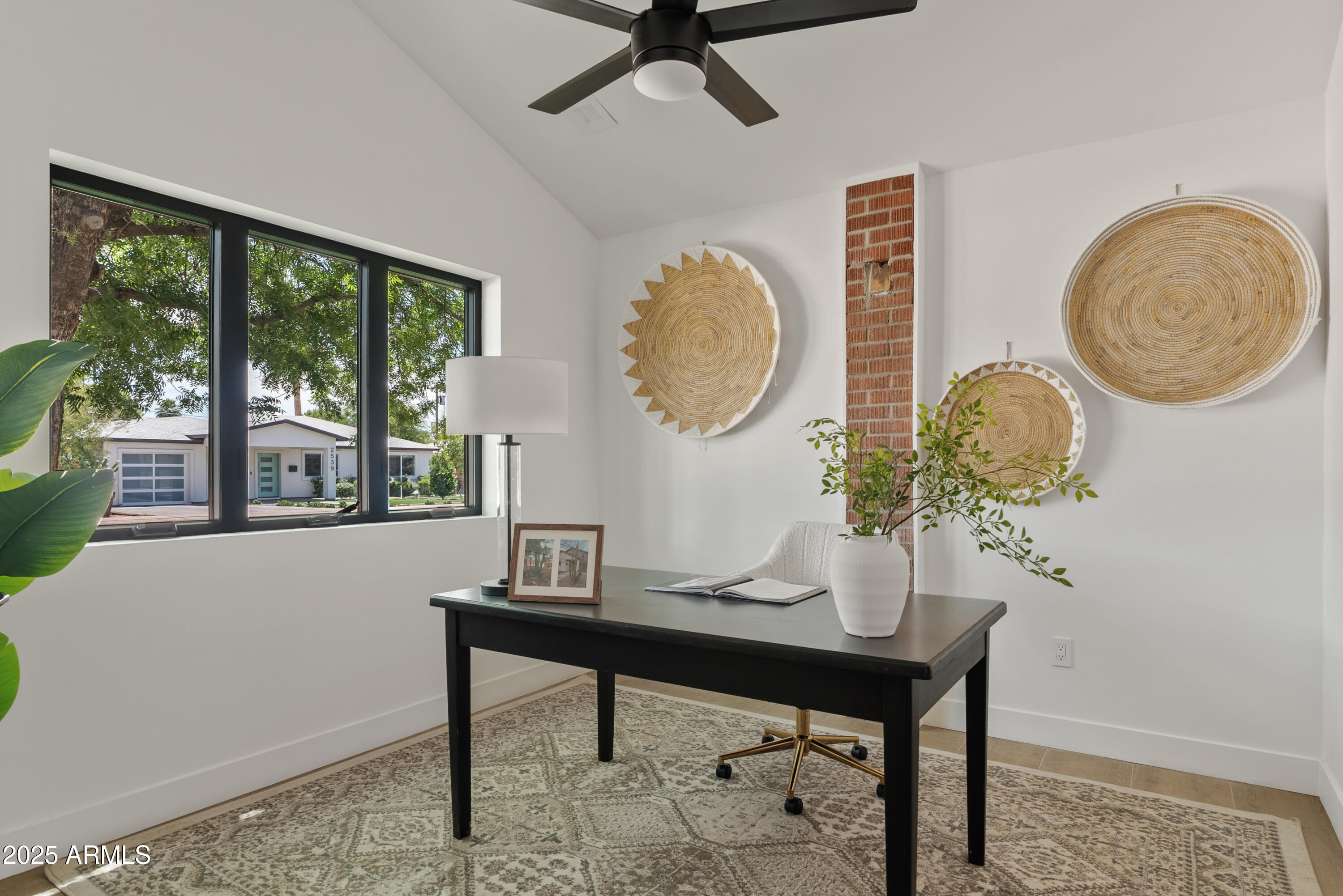 2546 East Roma Avenue Phoenix, AZ 85016 - Photo 20 of 39 Office or Bedroom