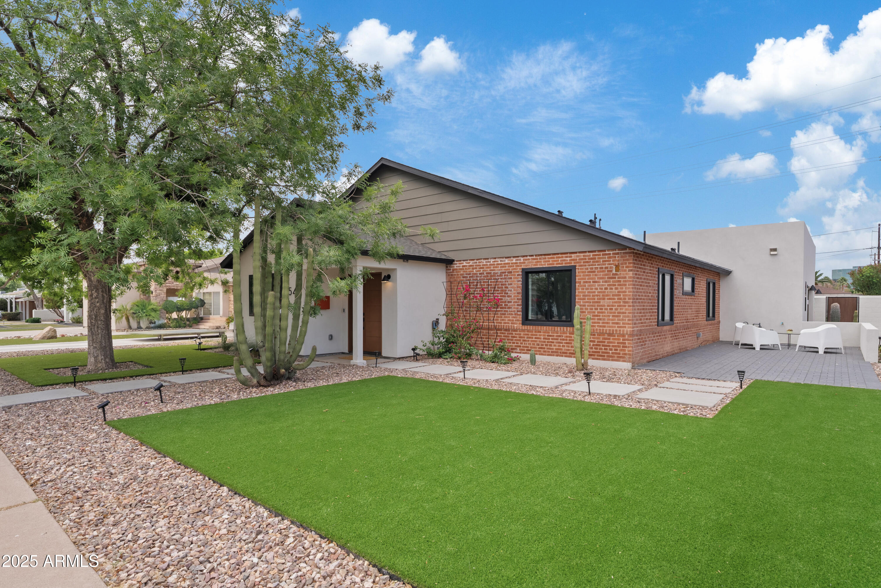 2546 East Roma Avenue Phoenix, AZ 85016 - Photo 3 of 39 Corner Lot