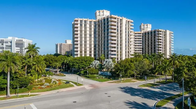 a view of a multi story building