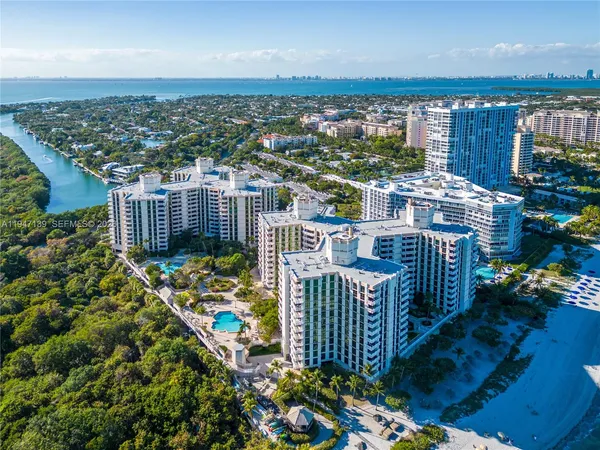 $1,590,000 | 1121 Crandon Boulevard, Unit E201, Key Biscayne, FL 33149