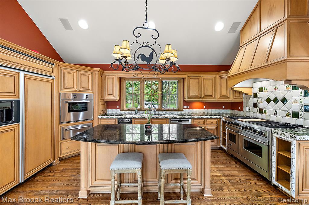 760 Lone Pine Road Bloomfield Hills, MI 48304 - Photo 10 of 65