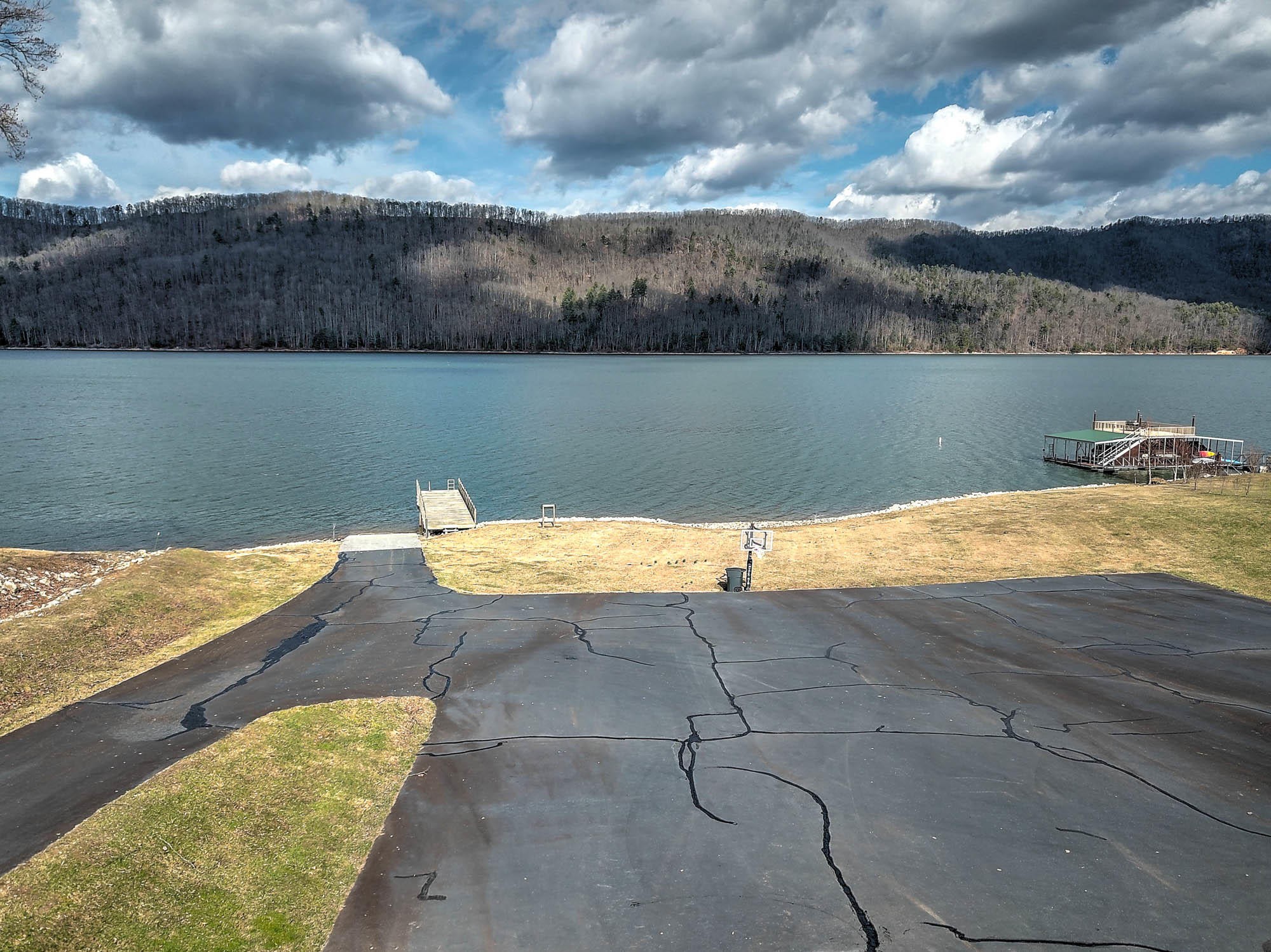 104 Harbor Point Road Butler, TN 37640 - Photo 10 of 12 Gallery Image 10