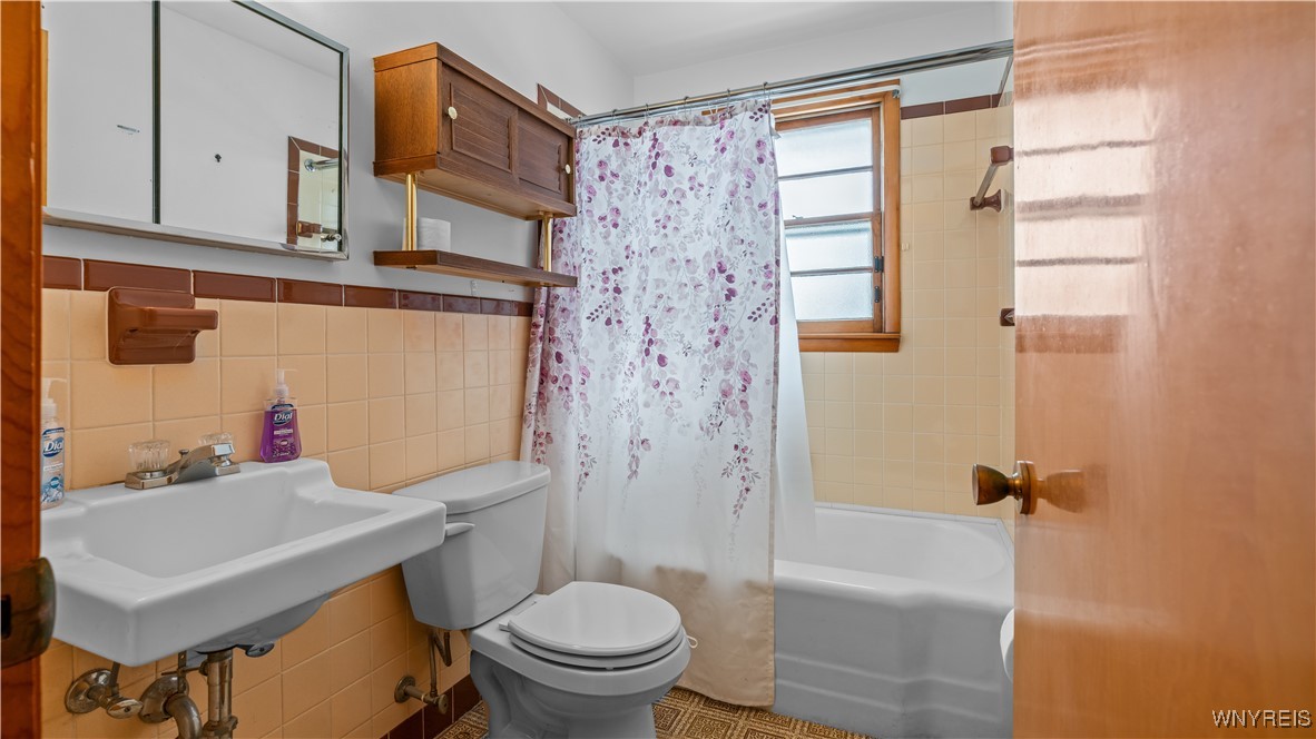 1205 Mineral Springs Road West Seneca, NY 14224 - Photo 11 of 27