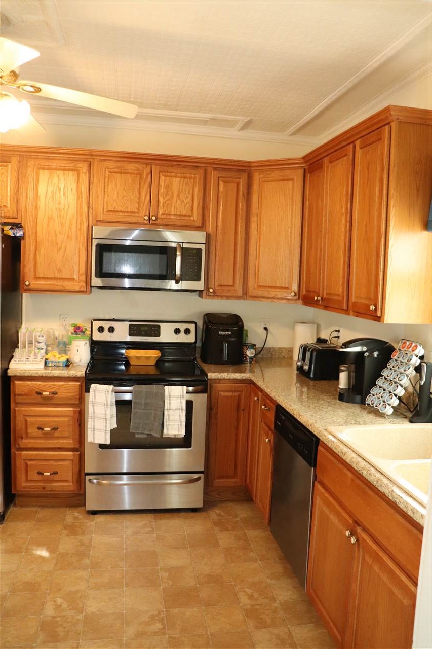 857 Portland Street Rochester, NH 03868 - Photo 6 of 31