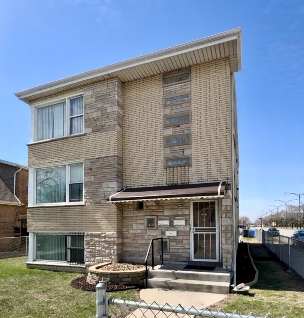 7900 South Richmond Street Chicago, IL 60652 - Photo 1 of 1 a front view of a house with garden