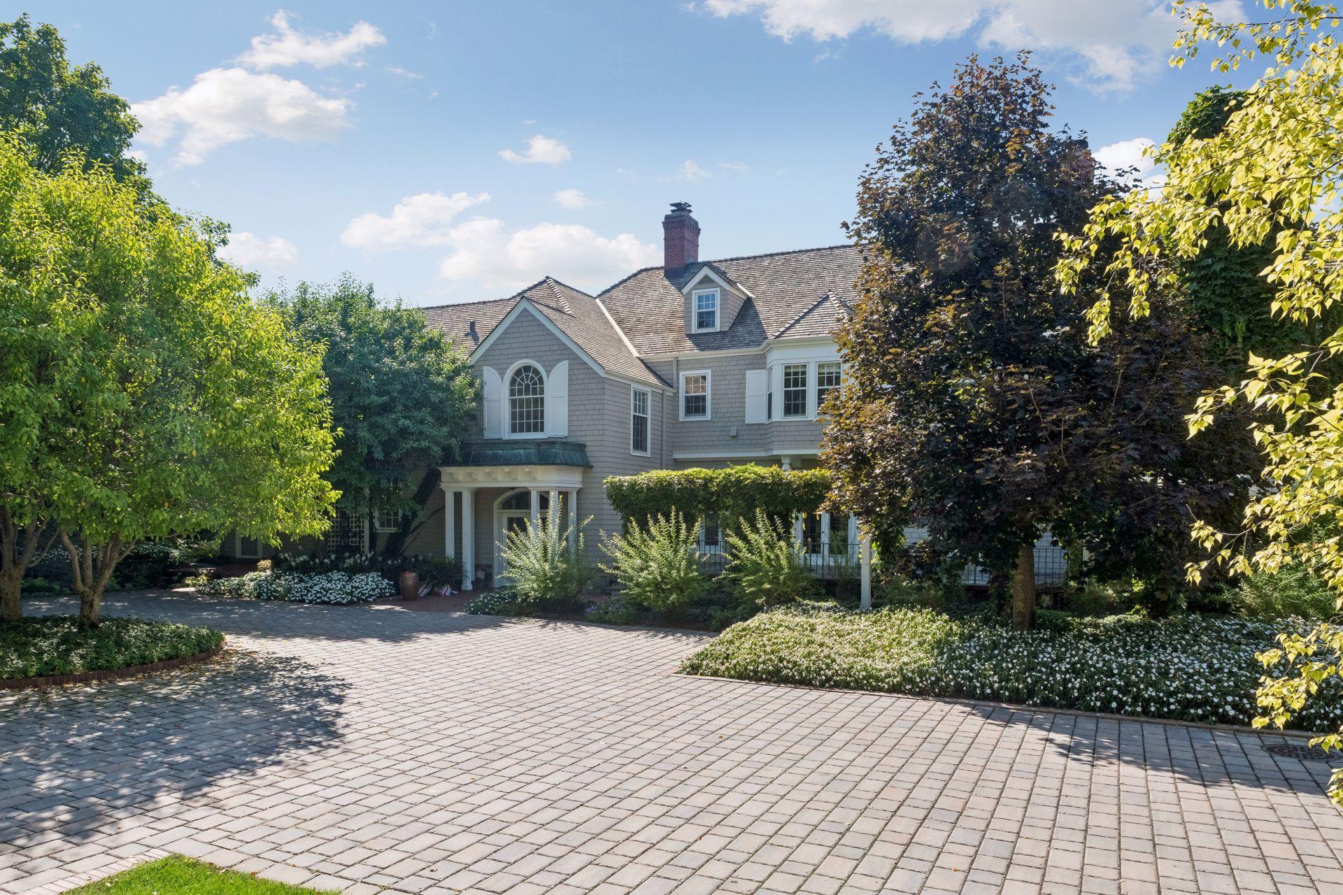 2222 Huntington Point Road West Wayzata, MN 55391 - Photo 2 of 2 Gallery Image 2