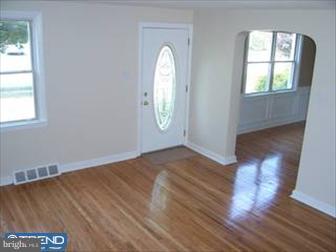 215 Worrell Drive Springfield, PA 19064 - Photo 2 of 6