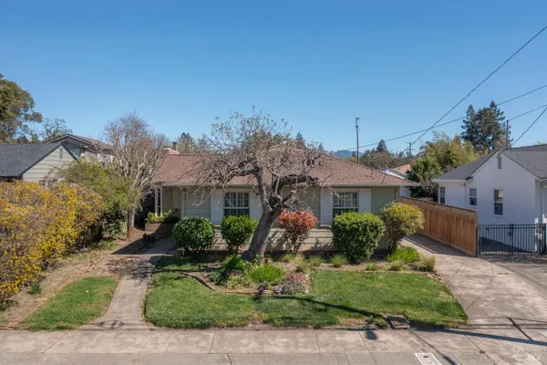 $795,000 | 136 Alderbrook Drive, Santa Rosa, CA 95405