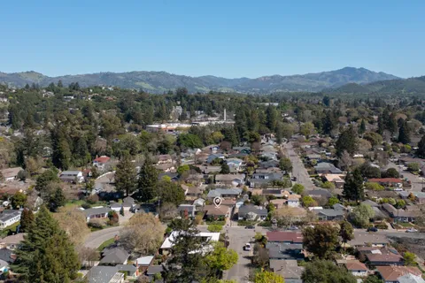 $795,000 | 136 Alderbrook Drive, Santa Rosa, CA 95405