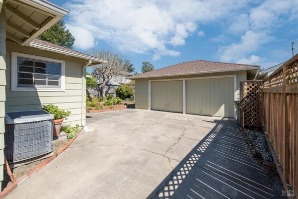 $795,000 | 136 Alderbrook Drive, Santa Rosa, CA 95405