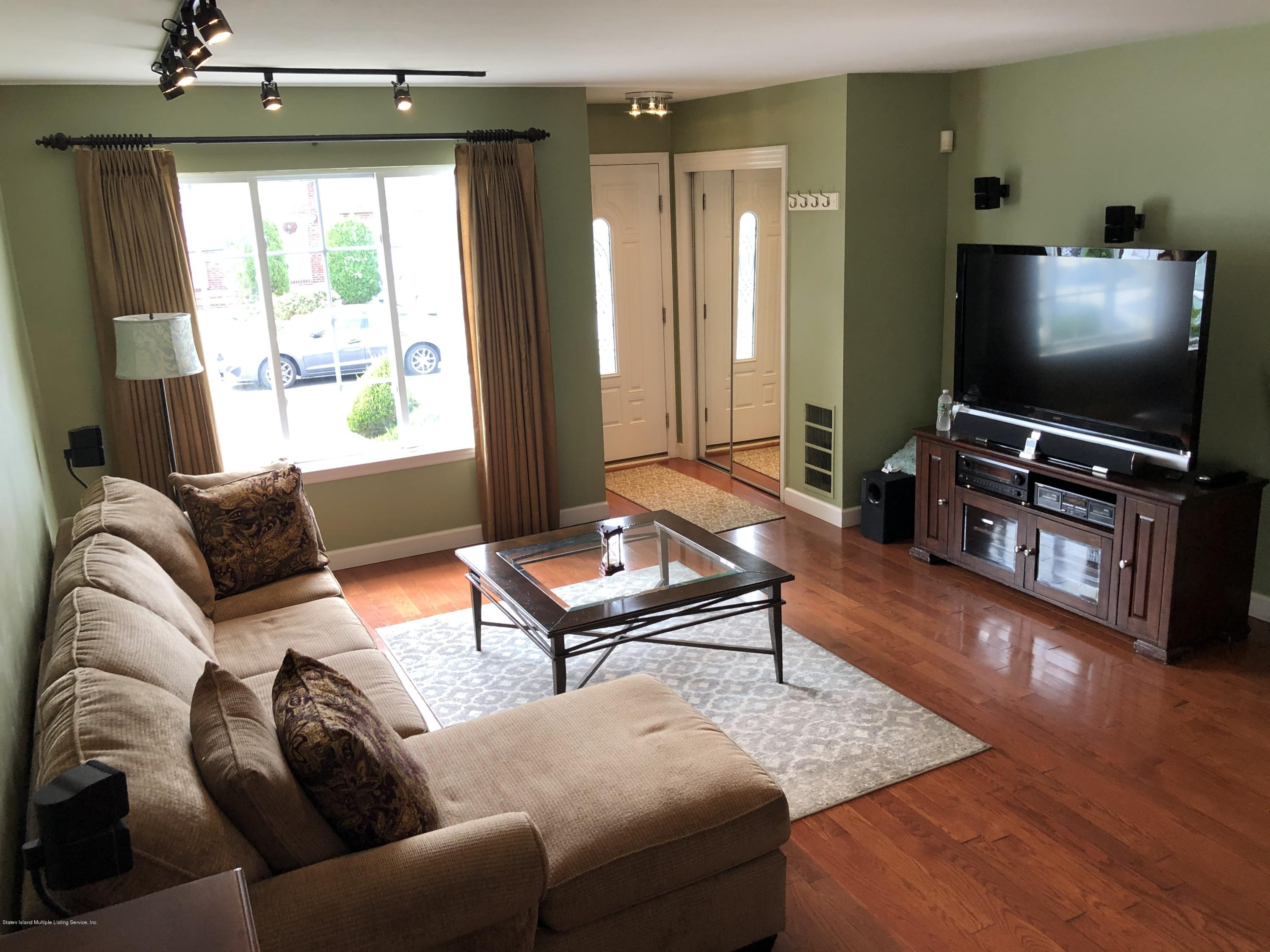 58 Stephen Loop Staten Island, NY 10314 - Photo 4 of 49 4
