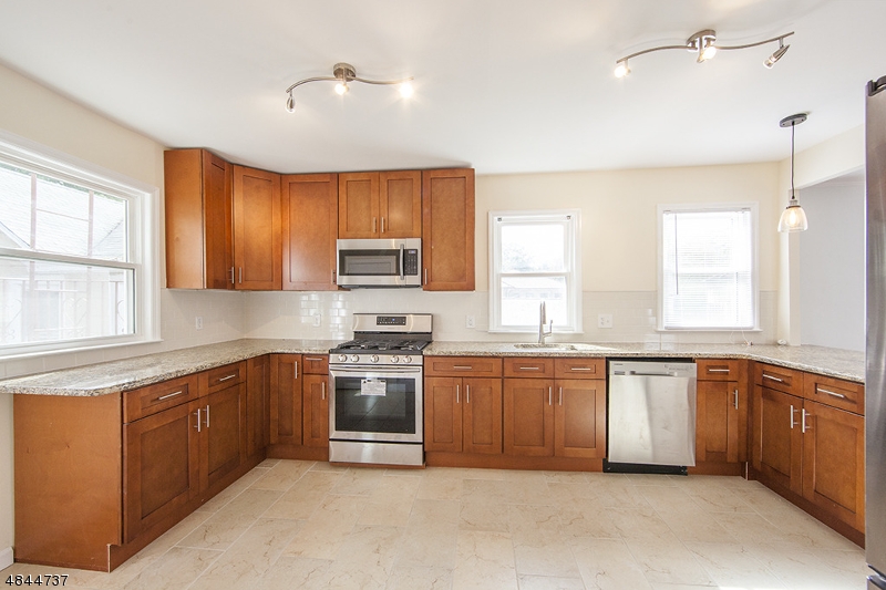 19 Herman Street, Unit 2 Glen Ridge, NJ 07028 - Photo 4 of 10