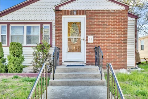 $499,000 | 90 Woodbine Street, Providence, RI 02906