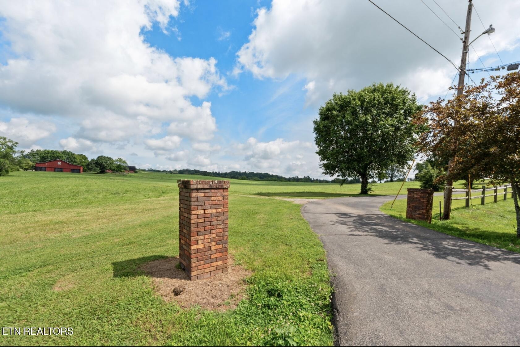 571 Calhoun Drive Greenback, TN 37742 - Photo 2 of 44 a view of a park with large trees