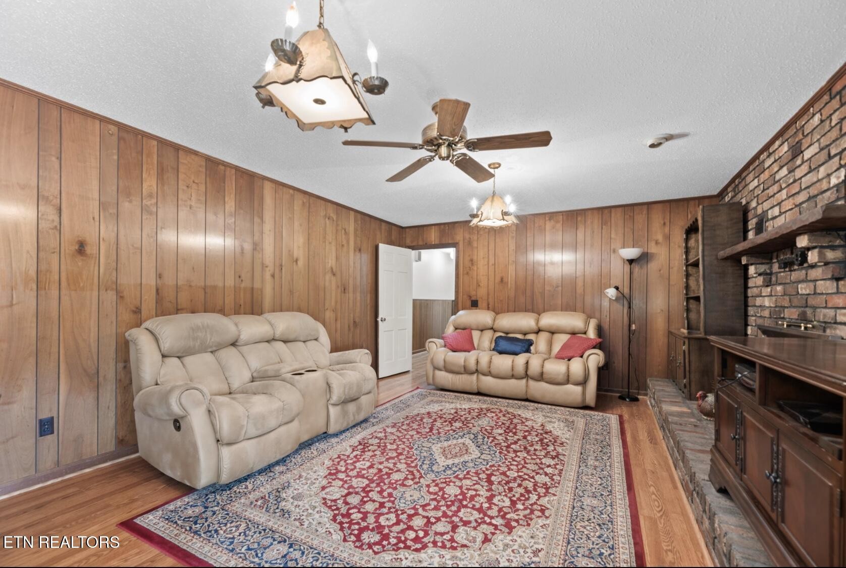 571 Calhoun Drive Greenback, TN 37742 - Photo 22 of 44 a living room with furniture and a rug
