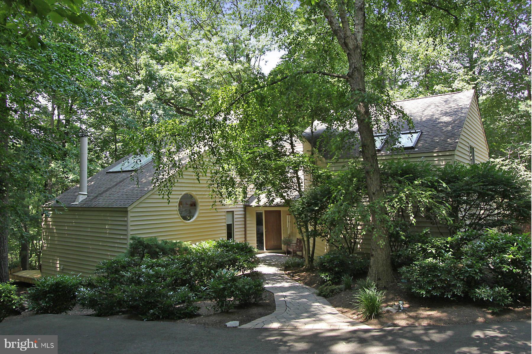 1606 North Village Road Reston, VA 20194 - Photo 1 of 28 Exterior (Front)