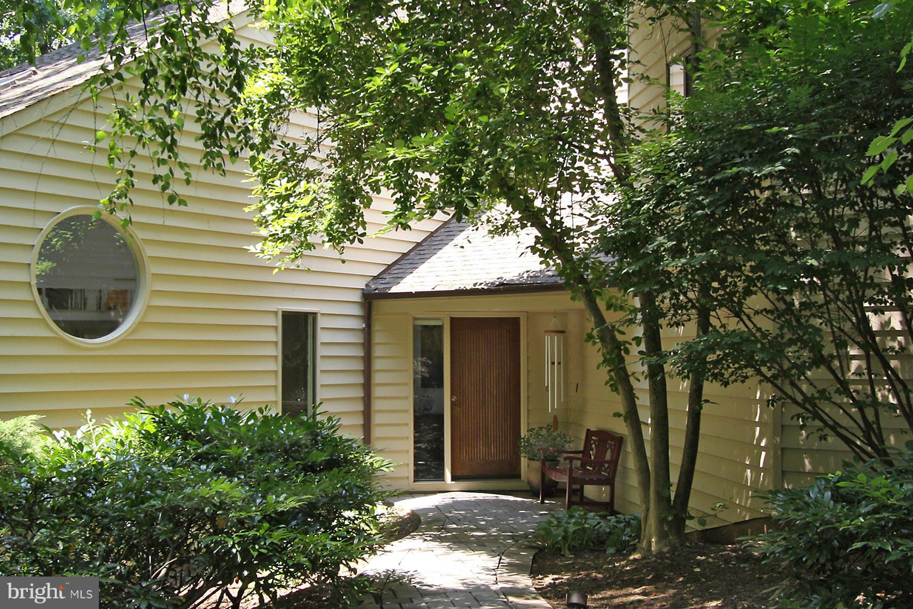 1606 North Village Road Reston, VA 20194 - Photo 2 of 28 Exterior (Front)