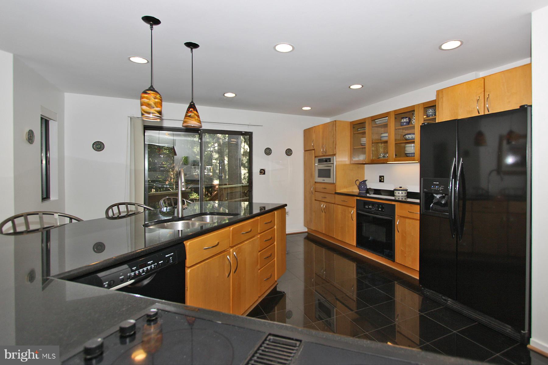 1606 North Village Road Reston, VA 20194 - Photo 12 of 28 Kitchen