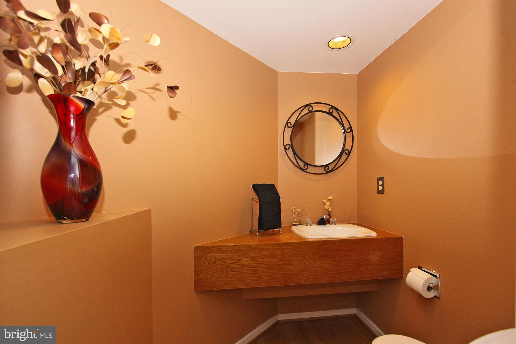 1606 North Village Road Reston, VA 20194 - Photo 13 of 28 Bath