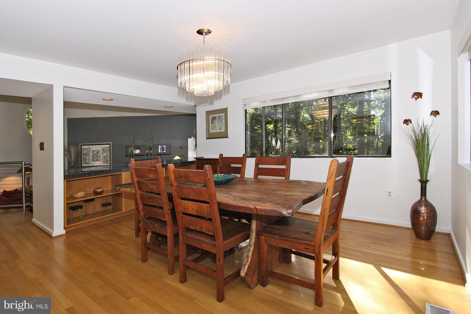 1606 North Village Road Reston, VA 20194 - Photo 10 of 28 Dining Room