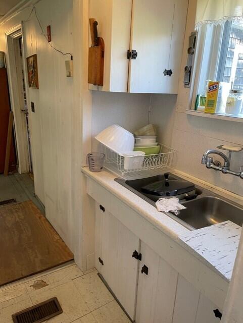 18 Arundel Road Arundel, ME 04046 - Photo 3 of 10 Kitchen