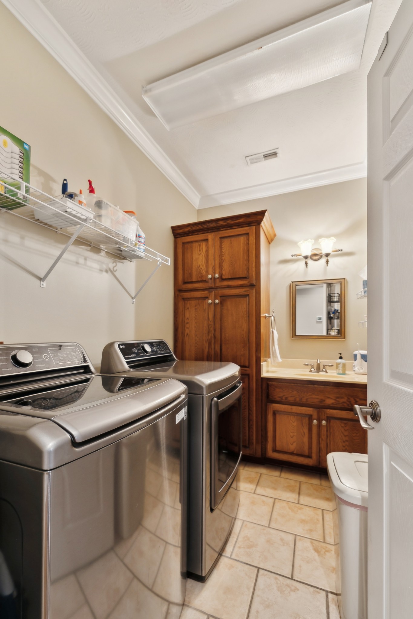 2108 Rodman Boulevard Gallatin, TN 37066 - Photo 19 of 45 a kitchen with a stove and a sink