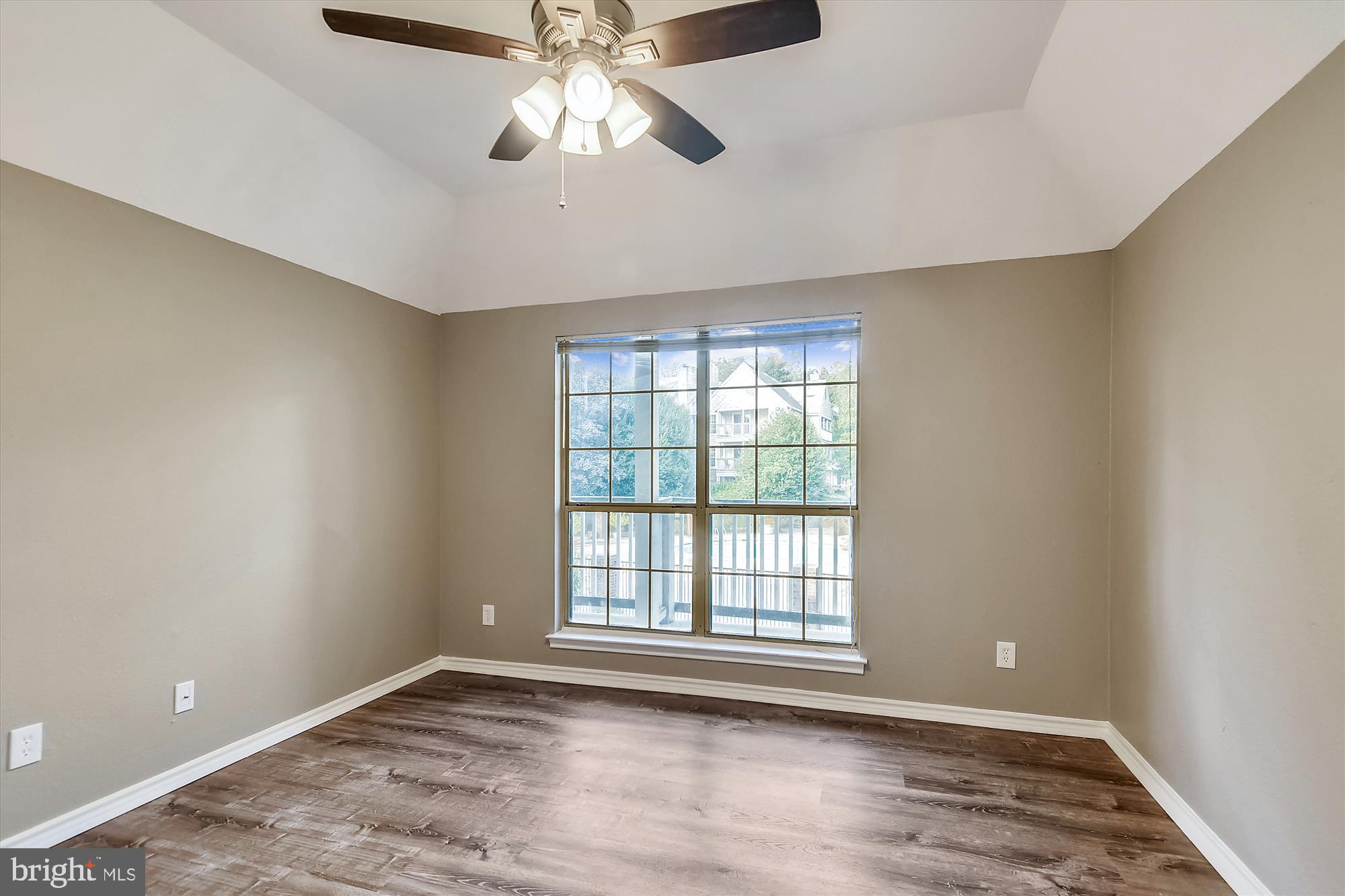 12162 Penderview Lane, Unit 1623 Fairfax, VA 22033 - Photo 15 of 28 Bedroom