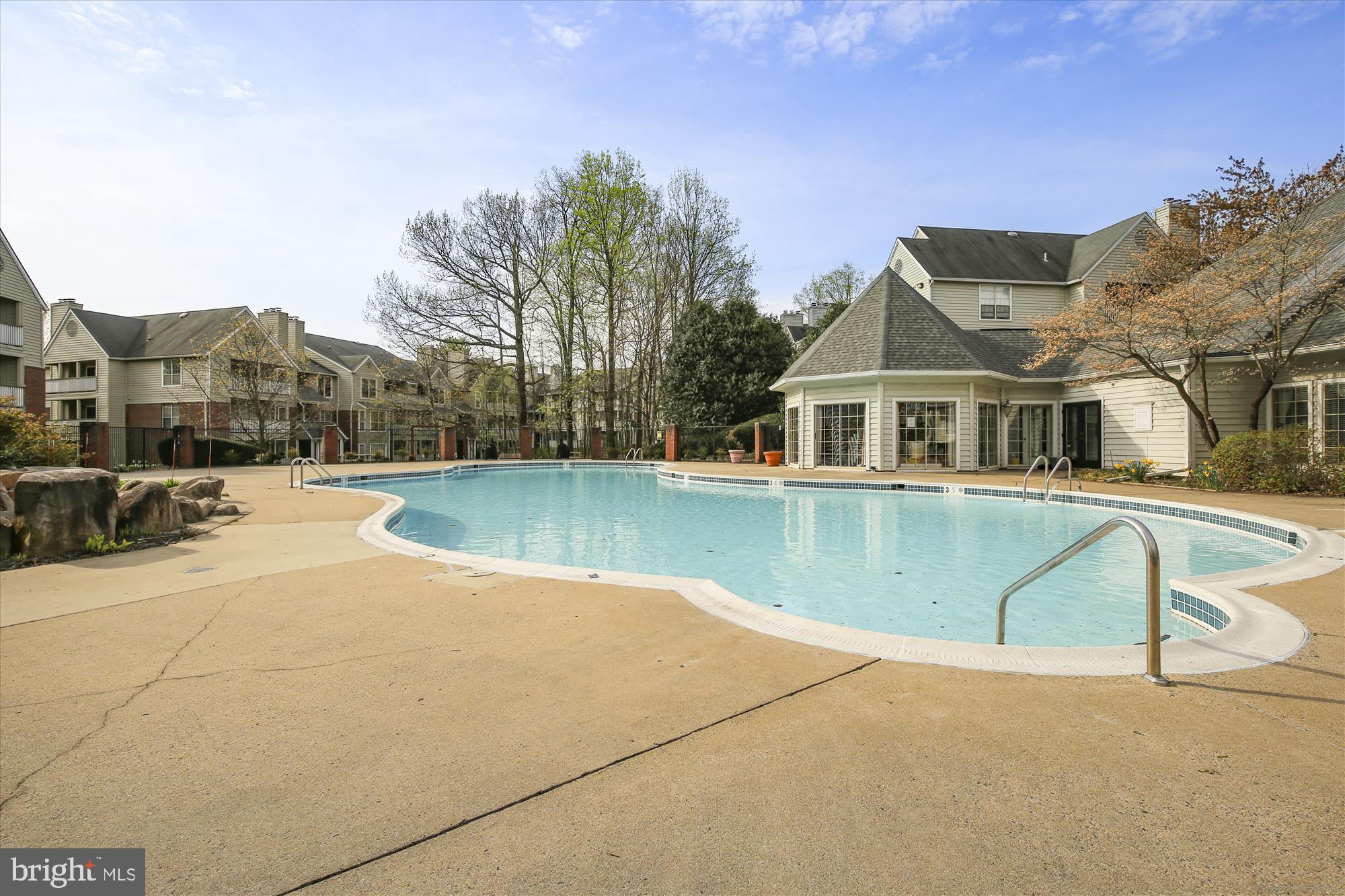 12162 Penderview Lane, Unit 1623 Fairfax, VA 22033 - Photo 26 of 28 Pool