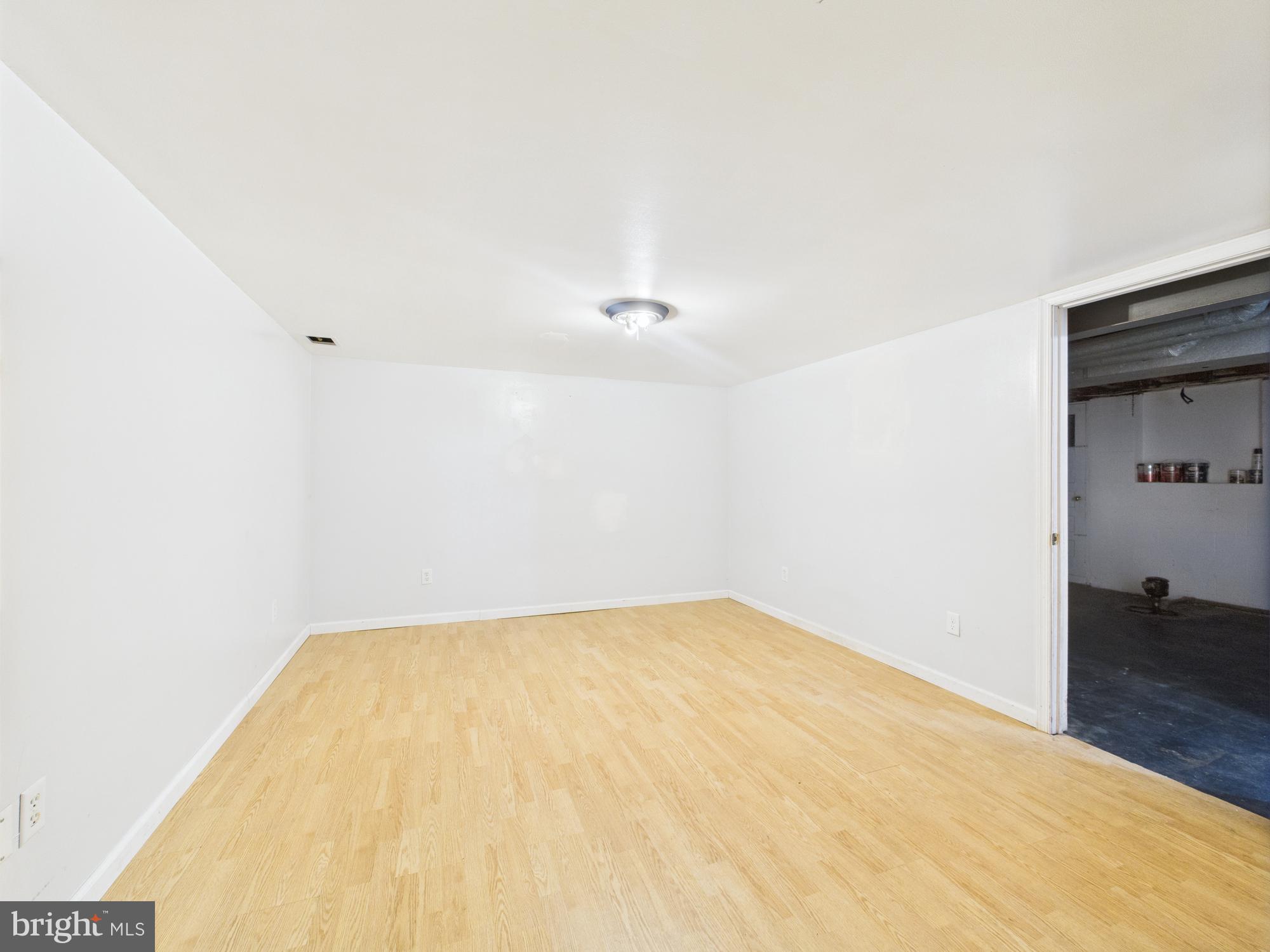 2743 Kirkleigh Road Dundalk, MD 21222 - Photo 27 of 31