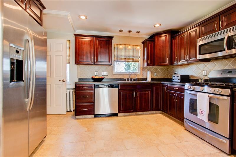 1060 Old Gate Road Pittsburgh, PA 15235 - Photo 7 of 18 Gallery Image 7