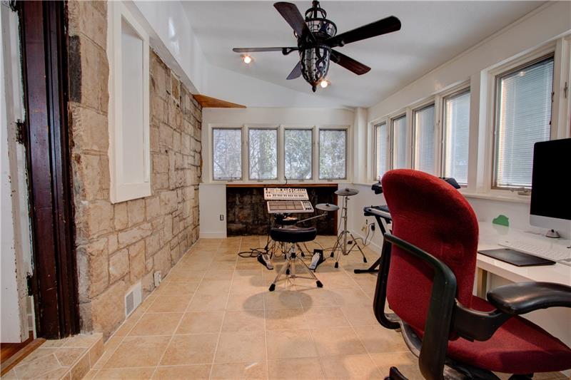 1060 Old Gate Road Pittsburgh, PA 15235 - Photo 8 of 18 Gallery Image 8
