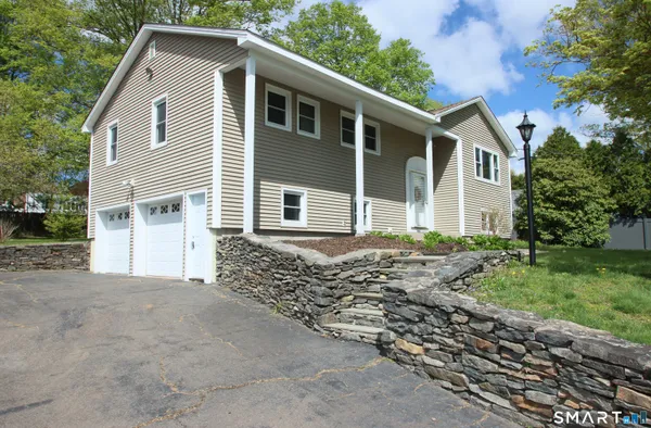 $479,900 | 25 Pleasant View Drive, Middletown, CT 06457